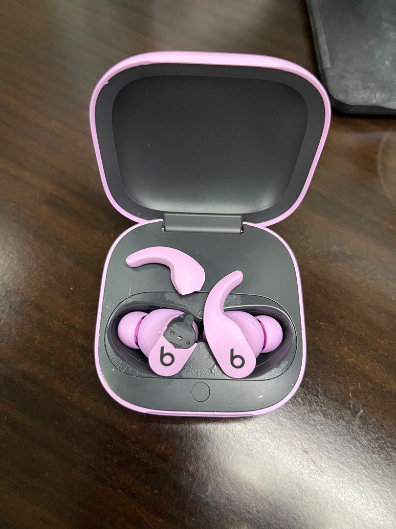 Beats Fit Pro - Lavender (Category: Earphones) located in Makati City. Submitted by alyannacuevas (Listing ID 1406315586, Image 3). Description: Planning to sell my Beats Fit Pro which was purchased at the Power Mac Center, SM Aura in May 2023. Works well but major issue is the wingtip of the left earbud has been torn but does not affect performance. Can sell also per part • case 2,500.