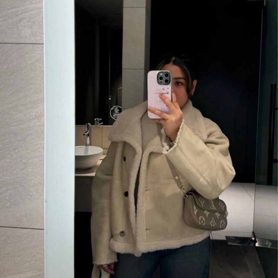 Howdy Wimmy Jacket (Category: Coats, Jackets and Outerwear) located in Candelaria. Submitted by lainey_ (Listing ID 1406460933, Image 2). Description: Howdy Wimmy Jacket Used once this December in South Korea Bought this in Bangkok+courier pa for almost 6k Sellung for only 3,800 Last Price Available for LBC/Grab/Lalamove Meet up: SM South Mall.