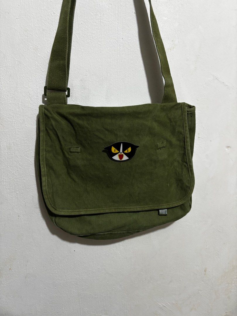 Cat Pin Sling Bag (Category: Luxury Bags & Wallets) located in Calamba. Submitted by sinauna. (Listing ID 1406362480, Image 3). Description: .