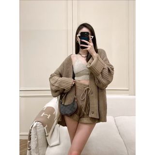 由 rin__ir (刊登 ID 1406454948，圖片 1) 提交，位於 的 (類別：)，說明：。