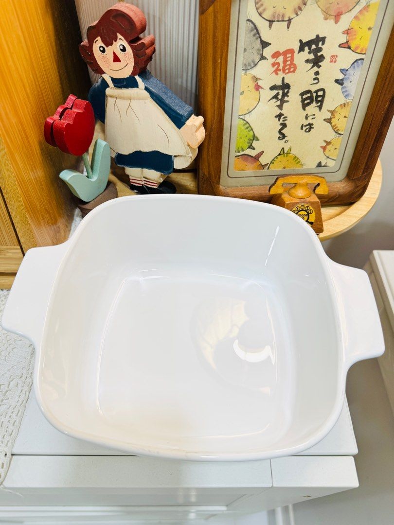 Corningware (Category: Cookware & Accessories) located in Shah Alam. Submitted by wooi111 (Listing ID 1406356965, Image 3). Description: Good condition like new Top a bit scratches .