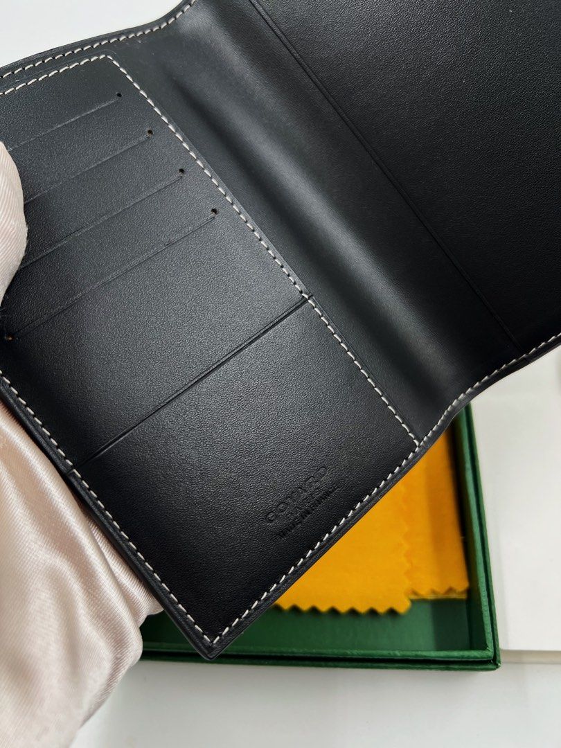 ⚜️Goyard Card & passport holder (Category: Luxury Bags & Wallets) located in Makati City. Submitted by 90sangel (Listing ID 1406448534, Image 2). Description: •Item: Goyard Card & Passport Holder 🤎🖤💳 •Size: M 3.5" x 5" •Condition: Gently Used, Good as New! *Goyardine Grenelle Passport Wallet ⚜️ hard to find. Item in great condition, best for travels!.