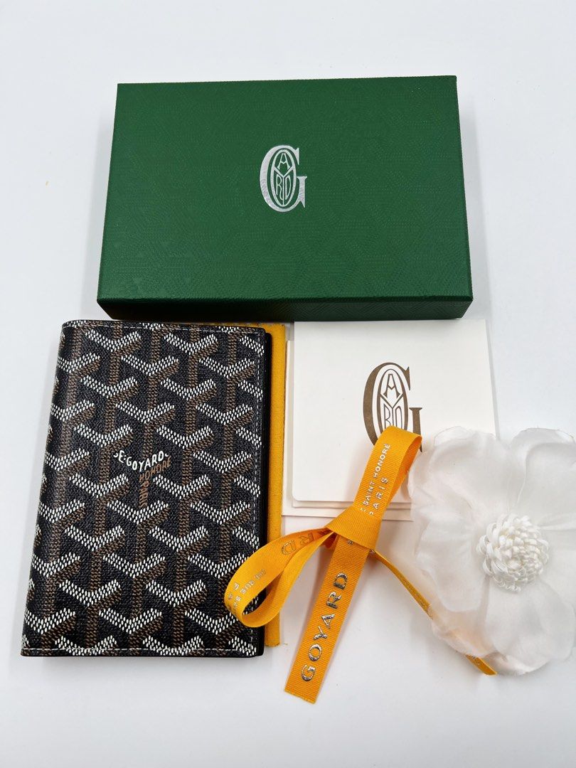 ⚜️Goyard Card & passport holder (Category: Luxury Bags & Wallets) located in Makati City. Submitted by 90sangel (Listing ID 1406448534, Image 1). Description: •Item: Goyard Card & Passport Holder 🤎🖤💳 •Size: M 3.5" x 5" •Condition: Gently Used, Good as New! *Goyardine Grenelle Passport Wallet ⚜️ hard to find. Item in great condition, best for travels!.