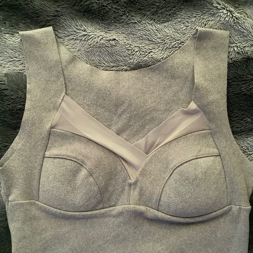 Gray Tank Top (Category: Sleeveless) located in Cabanatuan. Submitted by chieezyx (Listing ID 1406376377, Image 2). Description: - Built-in pads - Soft, suede-like fabric - Top ONLY.