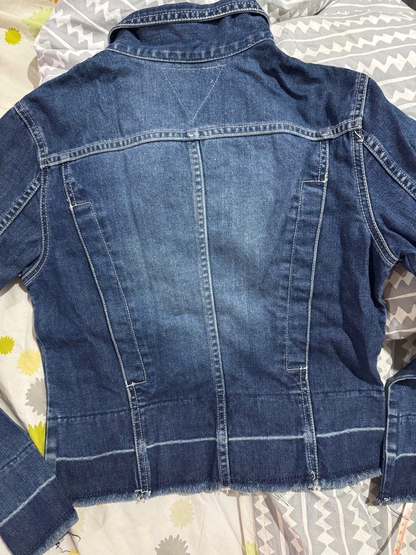 Guess USA Denim Jacket (vintage) (Category: Coats, Jackets and Outerwear) located in Manila. Submitted by chukachiks21 (Listing ID 1406391593, Image 3). Description: Vintage Guess denim jacket. One of a kind style. .