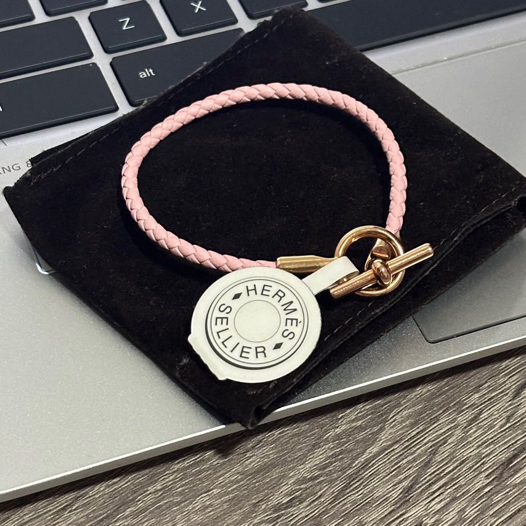 Hermes Glenan Bracelet (Category: Luxury Accessories) located in Taguig. Submitted by nopenotjo (Listing ID 1406294044, Image 1). Description: tag is still intact .
