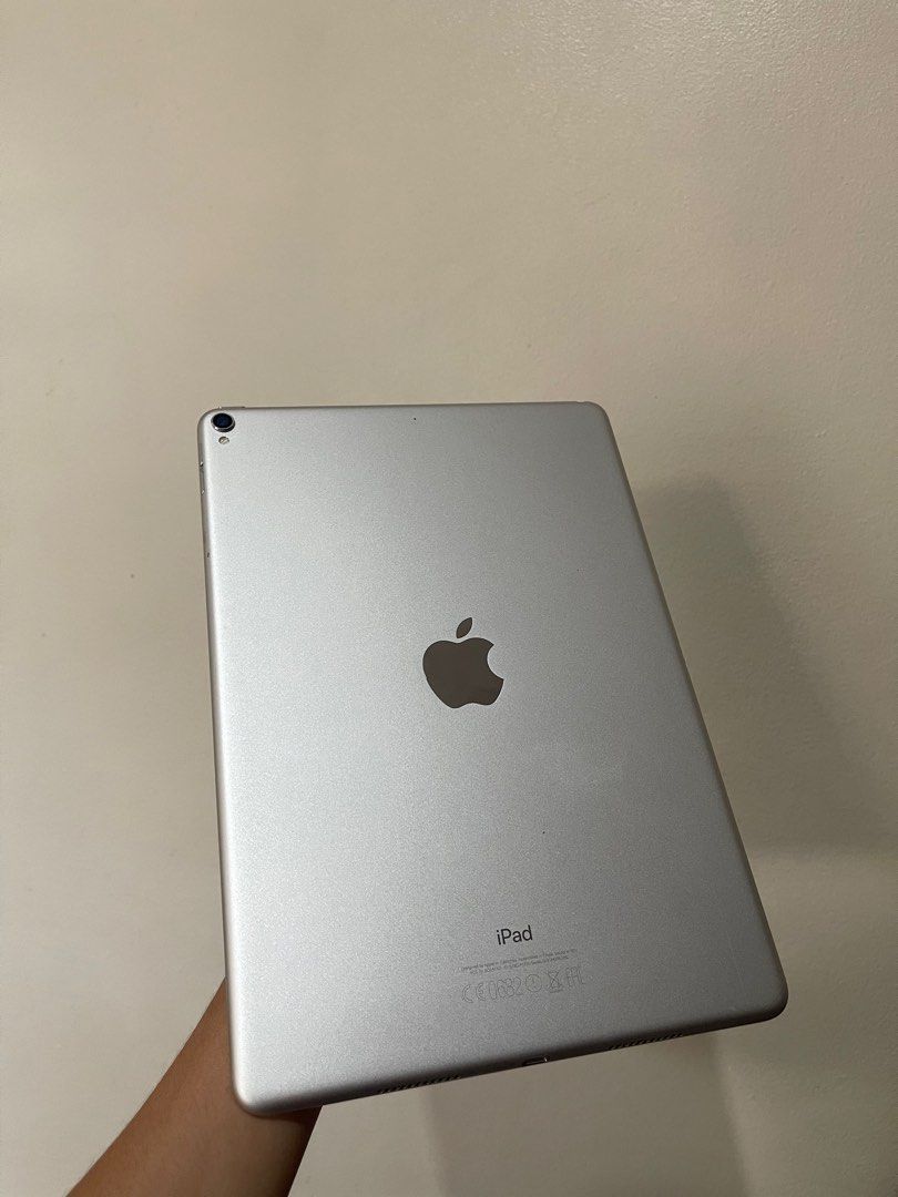 Ipad pro 10.5 inch 2017 (Category: iPad) located in Imus. Submitted by tricialouiseolshopph (Listing ID 1406343173, Image 1). Description: selling my ipad pro 10.5" comes with cord and cases and pen. issue yung white spot lang pero di sya nakakaaffect sa performance ng ipad. price is nego pa. rfs: upgrade meet up sm molino.