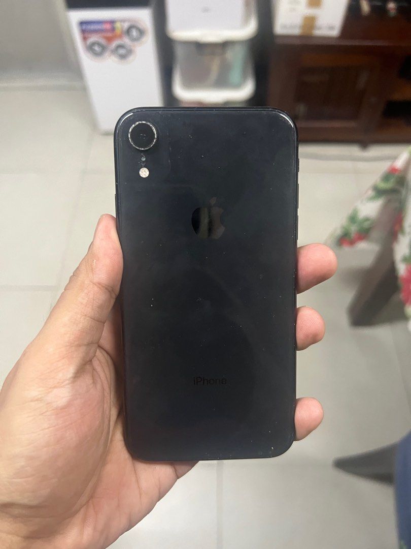iPhone XR For Sale (Category: iPhone X Series) located in Manila. Submitted by thejaypee (Listing ID 1406408506, Image 2). Description: For Sale: iPhone XR - 64 GB RFS: Di na ginagamit No longer being used Location: San Juan City, Metro Manila Details: -with case -konting gasgas -Face ID is working -Cameras working -90% smooth -Factory unlocked Payment Method: Bank Transfer: BPI, SeaBank/Maribank, RFS: Di na ginagamit // No longer being used Deli