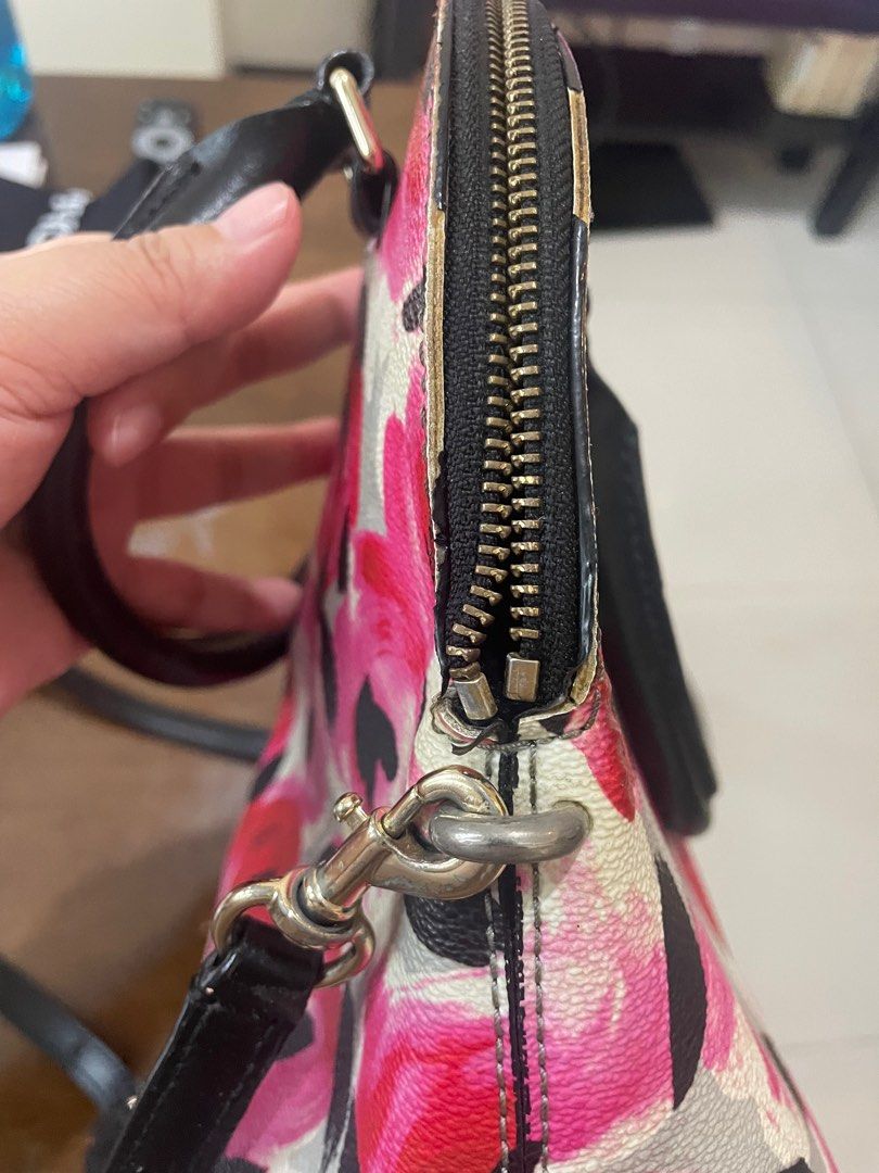 Kate Spade Floral Dome Satchel (Category: Luxury Bags & Wallets) located in Makati City. Submitted by sunsetk (Listing ID 1406300560, Image 2). Description: Hardwares are tarnished but the bag is sturdy. The inside is still intact. .