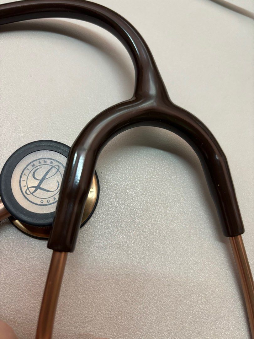 Littmann Classic III Stethoscope copper brown (Category: Medical Supplies & Tools) located in Manila. Submitted by beababe123 (Listing ID 1406402058, Image 3). Description: Selling my littmann classic III steth. May visible signs of usage lang ng onti. Pero minimal lang naman. D naman masyado pansinin unless tingnan mo talaga. Original but no more warranty since matagal na to sakin. .