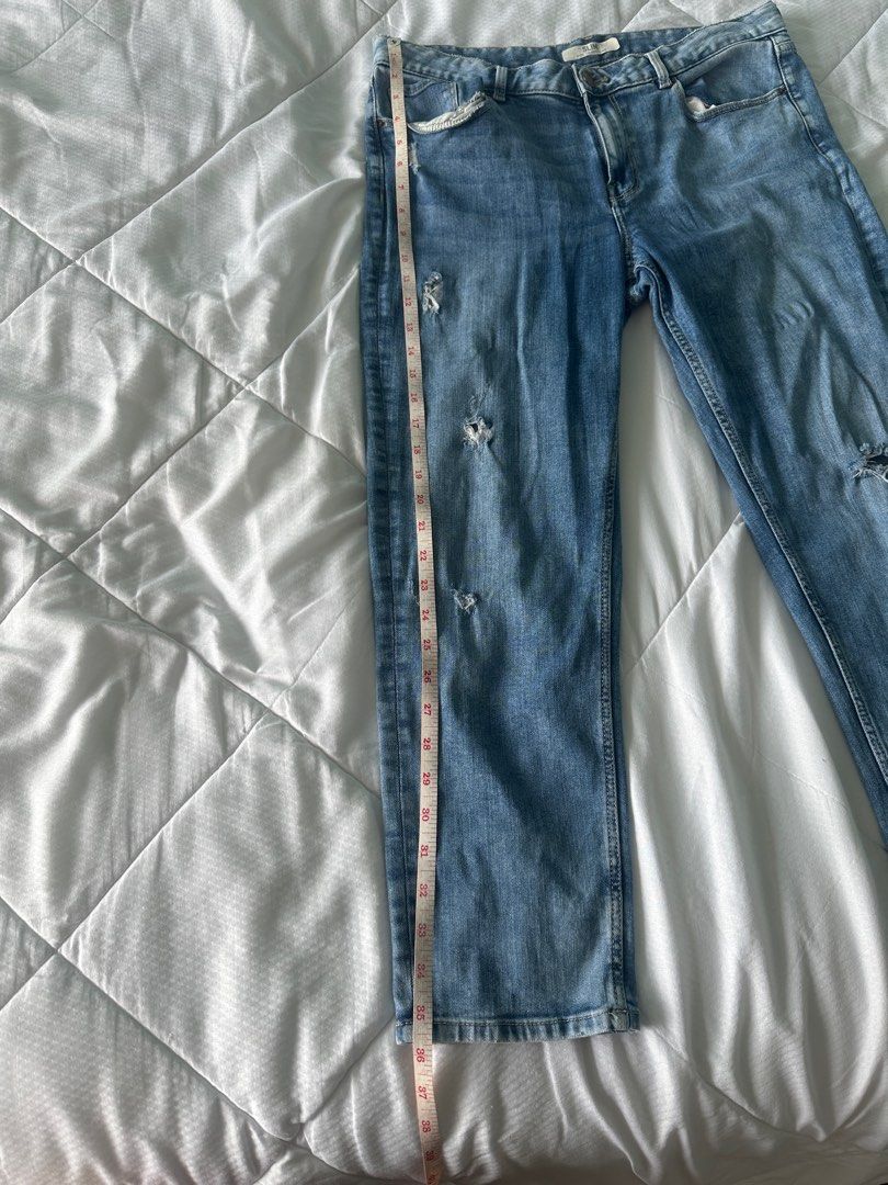 M&S Slim Fit Distressed Jeans Marks & Spencer (Category: Jeans) located in Quezon City. Submitted by heavenlyfool (Listing ID 1406327807, Image 3). Description: - M&S slim fit jeans with distressed detailing - Medium blue wash - Size: 14 Regular - plus size friendly, fits large-xl frames - check pics for measurements 📍location: Commonwealth, QC 💸 mode of payment: gcash or bpi bank transfer 💌 shipping via lalamove, grab or gogo xpress. shipping