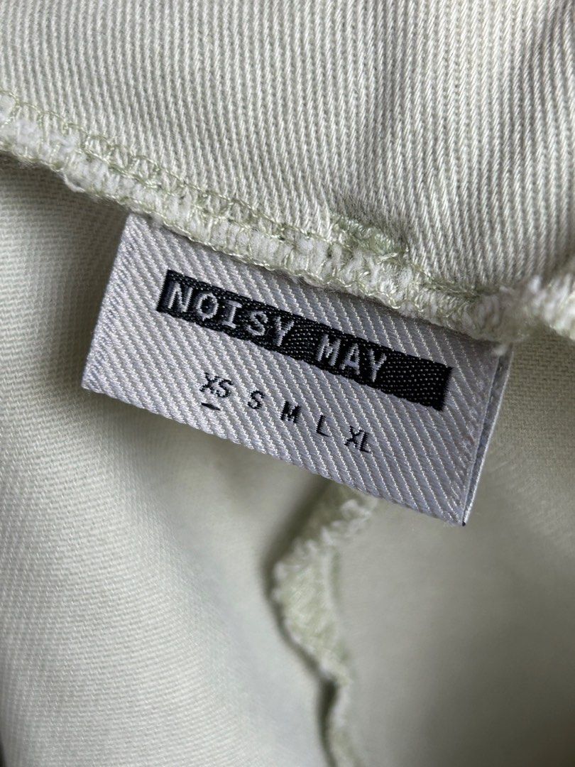 Noisy May A-Line Skirt with Belt (Category: Skirts) located in Pasig City. Submitted by choomchoom (Listing ID 1406289521, Image 2). Description: - brand new, never worn. only removed tag because i had it washed - bought on zalora - small stain due to being kept in the closet (washable) - no returns/refunds for purchased items.