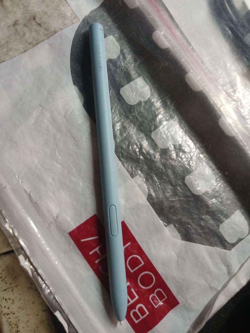 original samsung spen from s9 fe tab (Category: Other Mobile & Gadget Accessories) located in Taguig. Submitted by eya053180 (Listing ID 1406328596, Image 2). Description: original samsung spen from s9 fe tab blue color 1500.
