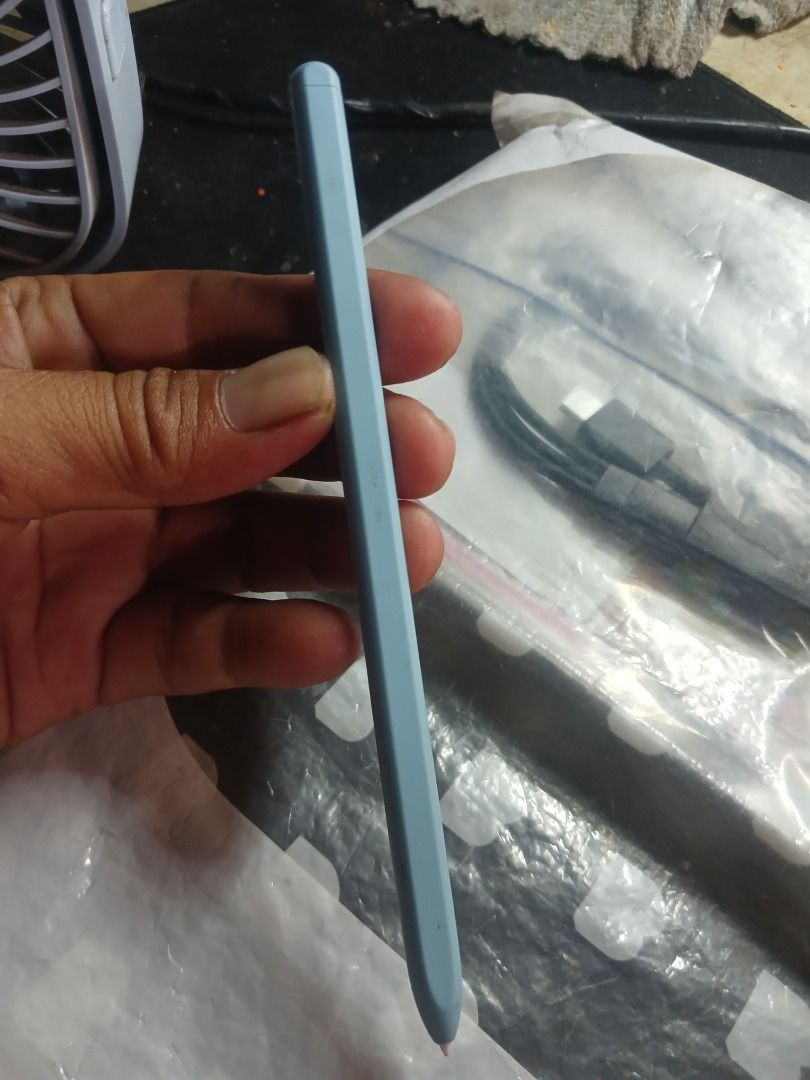 original samsung spen from s9 fe tab (Category: Other Mobile & Gadget Accessories) located in Taguig. Submitted by eya053180 (Listing ID 1406328596, Image 3). Description: original samsung spen from s9 fe tab blue color 1500.