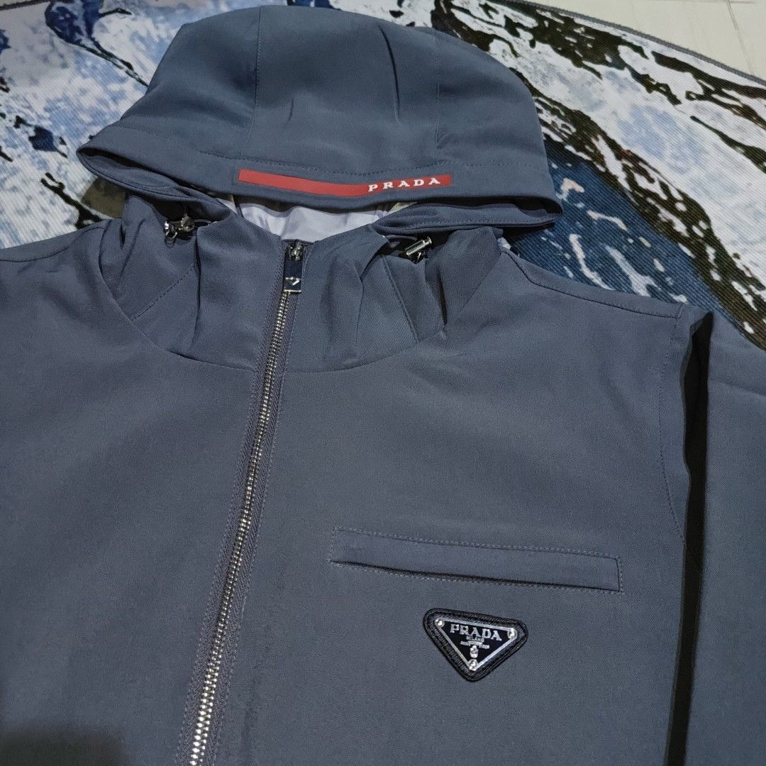 Prada jacket (Category: Activewear) located in Kuala Lumpur. Submitted by lann2001 (Listing ID 1406398207, Image 2). Description: prada P22 L27.