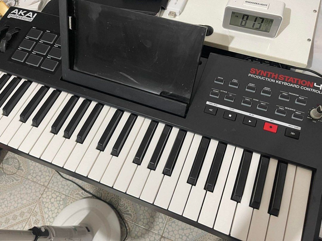 Production Keyboard Controller (Category: Musical Instruments) located in Bacolod City. Submitted by chrisnoy24 (Listing ID 1406297976, Image 2). Description: FS rush AKAI SynthStation 49 Production Keyboard Controller -Full keyboard with touch sensitive semi weighted keys -Compatible with synth and piano apps as well as DAWs in OS, iOS, Android, Windows RFS: Extra.