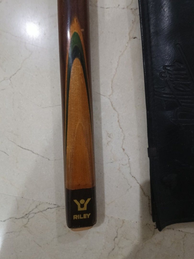 Riley Snooker Cue with Case, Sports Equipment, Other Sports Equipment ...