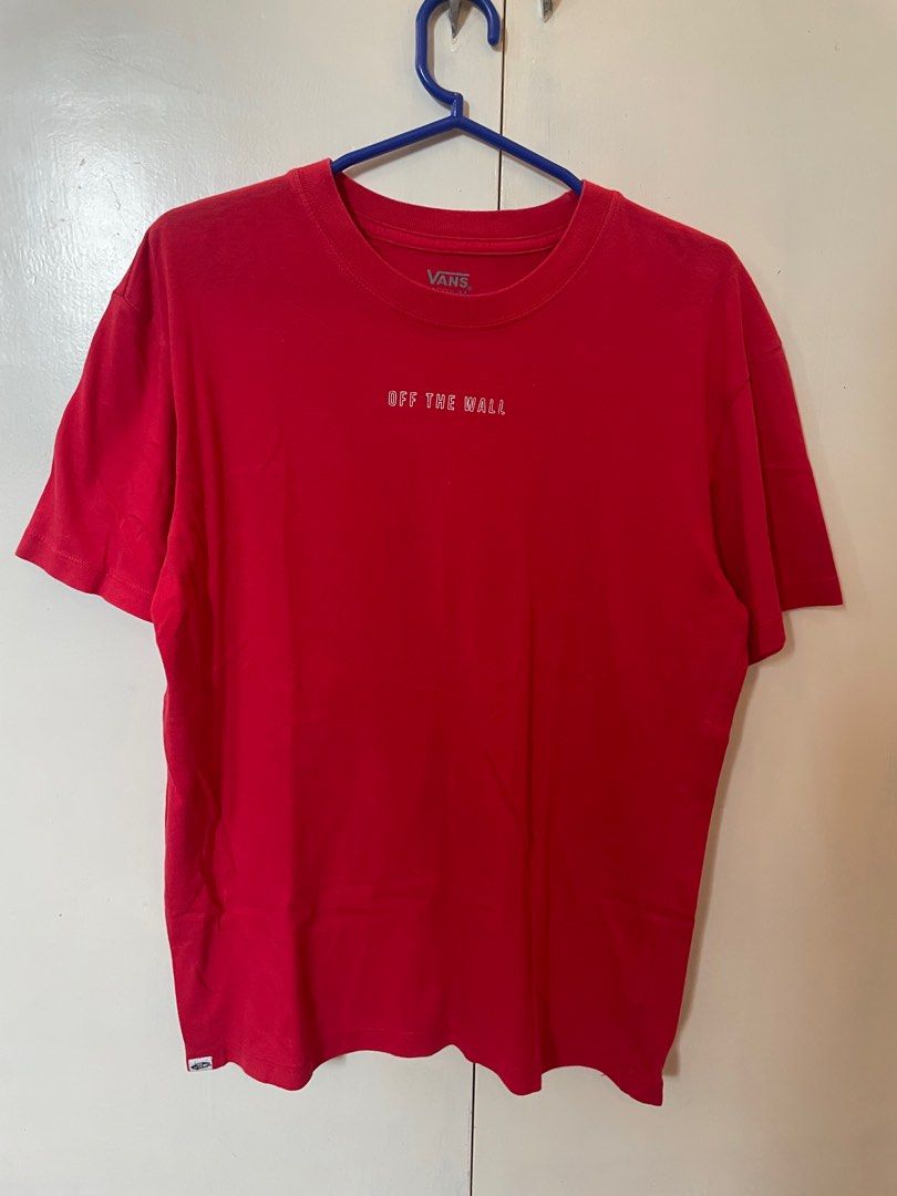 Vans Off The Wall Red T-Shirt Medium (Category: Tshirts & Polo Shirts ) located in Las Pinas. Submitted by bmtl_ (Listing ID 1406306150, Image 1). Description: - Vans red t-shirt - Size: Medium - Features "Off The Wall" logo - Crew neck, short sleeves - Large Vans logo with checkerboard design on the back RFS: Decluttering, doesnt fit anymore.