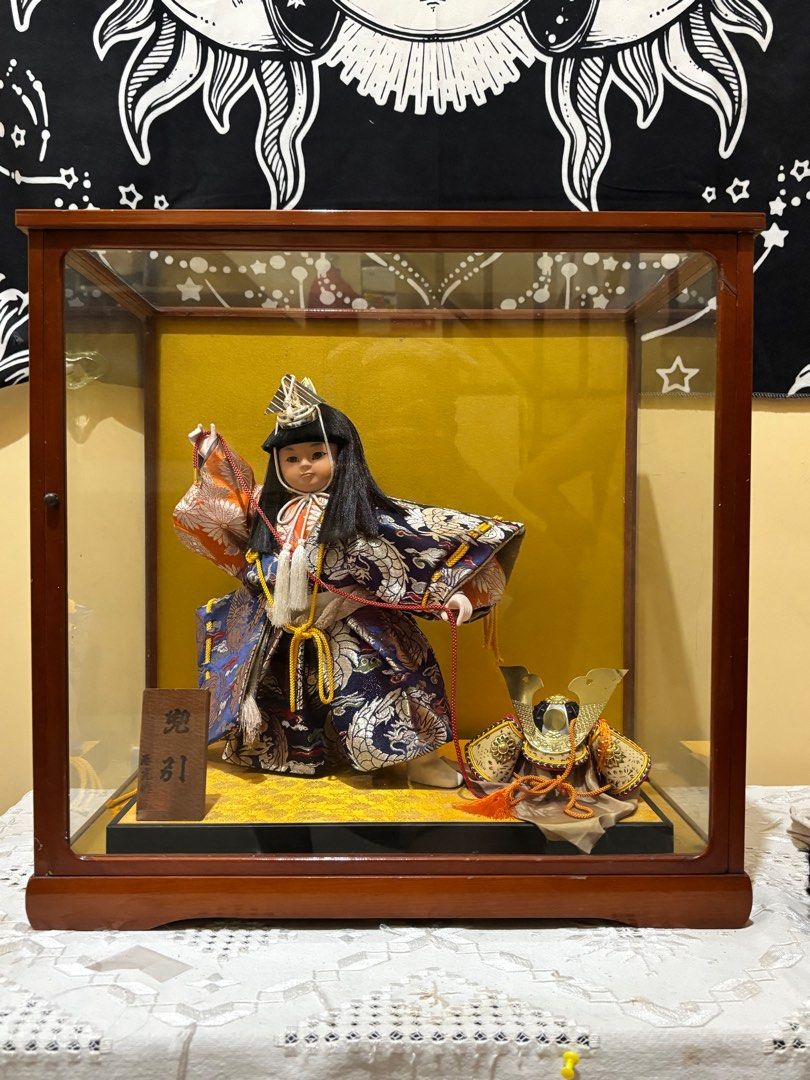 Vintage Japanese Samurai Doll in Display Case (Category: Vintage Collectibles) located in Pinamalayan. Submitted by dumpanddeclutter (Listing ID 1406375883, Image 1). Description: Vintage Japanese Samurai Warrior doll Musha Ningyō/Gogatsu Ningyō vintage collectible case size: height 18 inches width 12.5 inches length 18.5 inches ‼️free geisha and native american doll‼️.