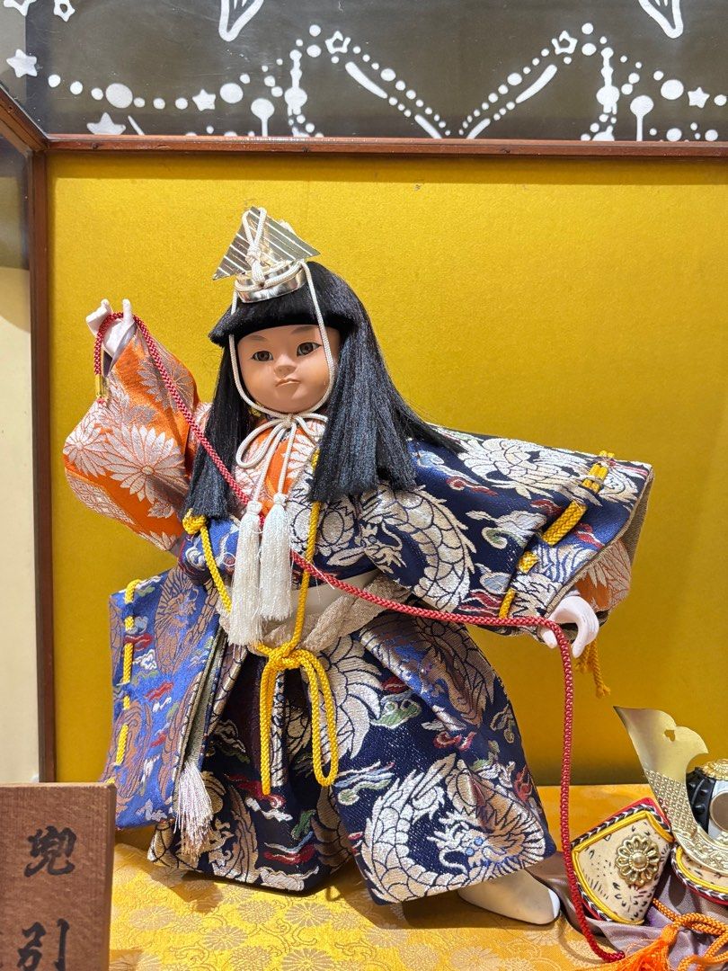 Vintage Japanese Samurai Doll in Display Case (Category: Vintage Collectibles) located in Pinamalayan. Submitted by dumpanddeclutter (Listing ID 1406375883, Image 3). Description: Vintage Japanese Samurai Warrior doll Musha Ningyō/Gogatsu Ningyō vintage collectible case size: height 18 inches width 12.5 inches length 18.5 inches ‼️free geisha and native american doll‼️.