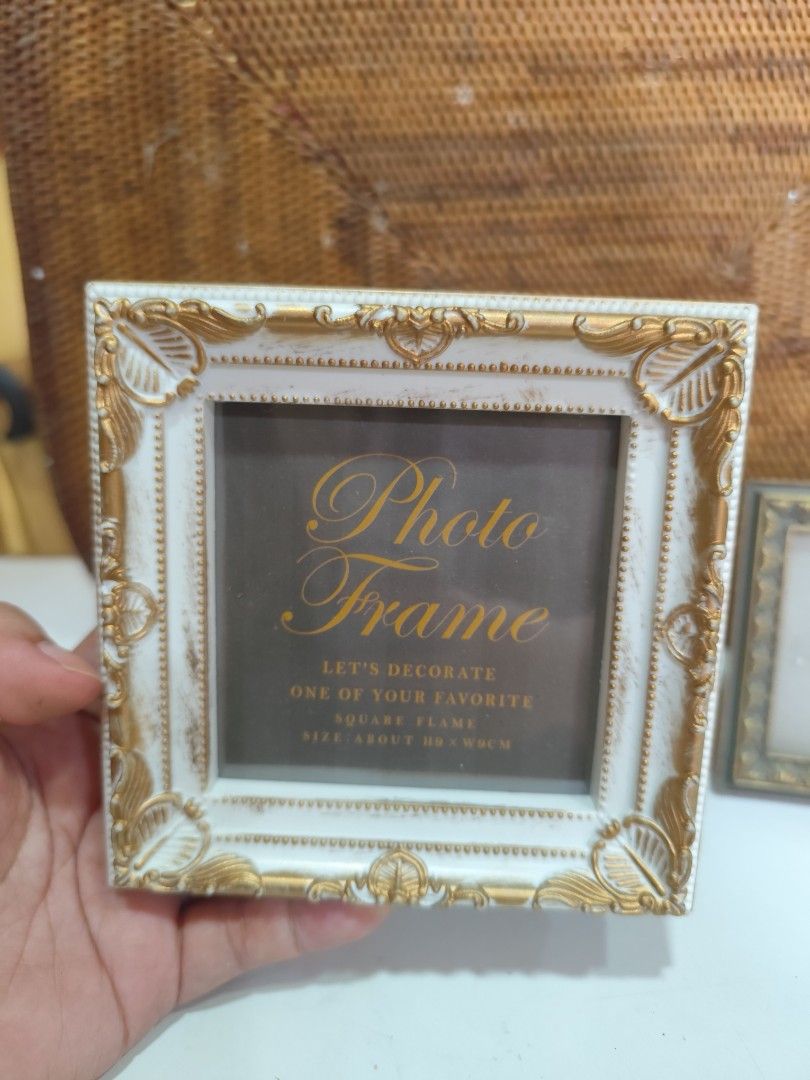 Vintage Style Picture Frames (Category: Frames & Pictures) located in Dipolog. Submitted by thriftteata (Listing ID 1406310873, Image 2). Description: 10x10cm plastic 9.8x9.8cm resin euc 📍Mindanao 📦Flash Express 💲Gcash only.