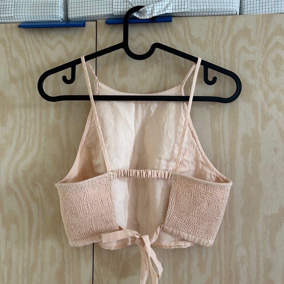 Zara Embroidered Halter Top (Category: Others Tops) located in Pasig City. Submitted by choomchoom (Listing ID 1406289342, Image 2). Description: - brand new, never worn. only removed the tag because i had it washed - rfs: style doesnt match my body frame - no returns/refunds for purchased items.