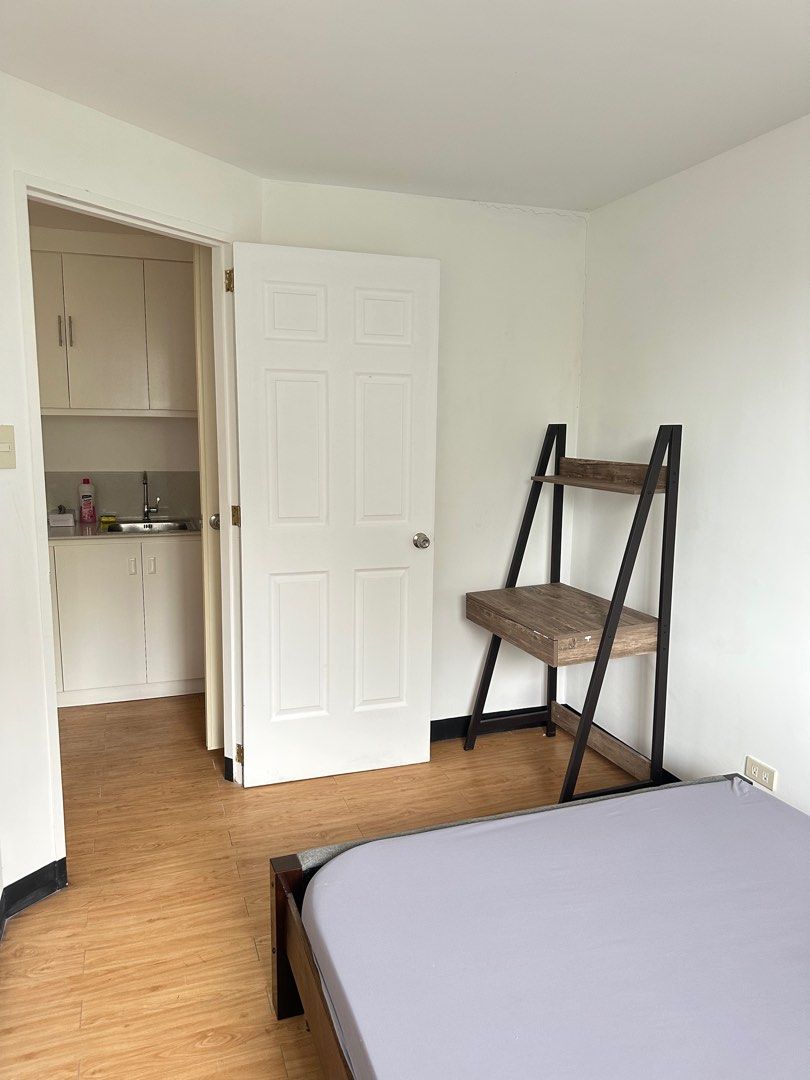 1BR unit for rent Solano Hills Condominium (Category: Apartments & Condos) located in Muntinlupa City. Submitted by jmp2021 (Listing ID 1406499700, Image 3). Description: semi-furnished condo unit for rent, long term only (min 1yr) 1mo adv 2 mo dep good for couple or small family. maximum 3 pax.