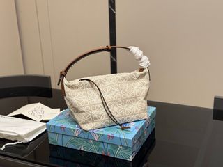 （分類：）位於 。 由 caanacok-0 提交（商品編號 1406532225，圖片 1）。簡介： 。