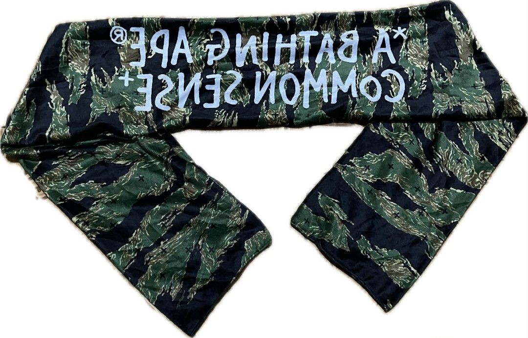 A BATHING APE X COMMON SENSE CAMOUFLAGE SHAWL (Category: Scarves) located in Taguig. Submitted by yyysl_owayyy (Listing ID 1406629604, Image 2). Description: A BATHING APE X COMMON SENSE CAMOUFLAGE SHAWL GOOD CONDITION +SF.