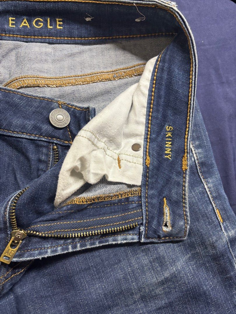 American Eagle Flex (Category: Jeans) located in Manila. Submitted by kyleveee (Listing ID 1406602703, Image 2). Description: Authentic Size 31 x 32 Slim Issue: two pin holes at the butt area.