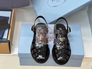 (Category: ) located in . Submitted by shoes.locker (Listing ID 1406493884, Image 1). Description: .