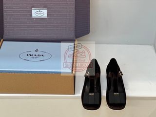 (Category: ) located in . Submitted by shoes.locker (Listing ID 1406497650, Image 1). Description: .
