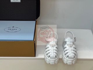 (Category: ) located in . Submitted by shoes.locker (Listing ID 1406502135, Image 1). Description: .
