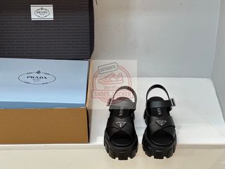 (Category: ) located in . Submitted by shoes.locker (Listing ID 1406502353, Image 1). Description: .