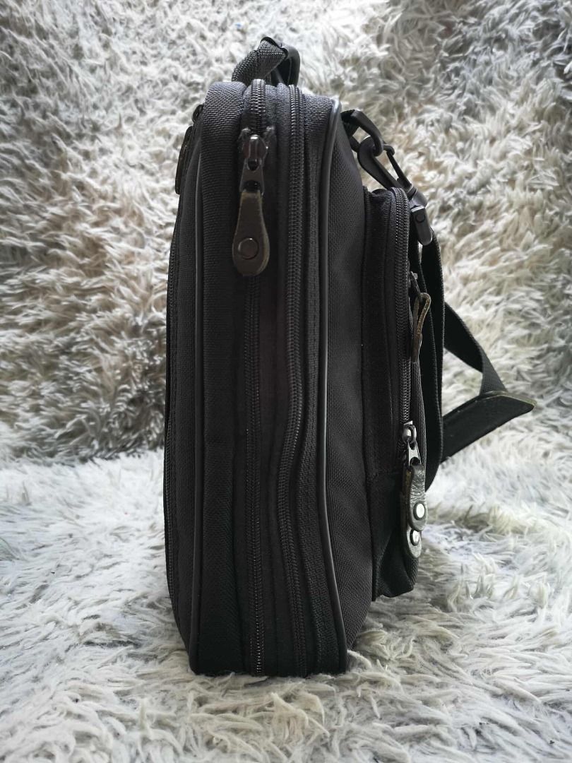 Black Laptop Messenger Bag (Category: Laptop Bags & Sleeves) located in Santa Cruz. Submitted by jmy_surplus.2 (Listing ID 1406594032, Image 2). Description: Size ; L - 14 W - 18 Color ; Black Type ; Laptop bag Brand ; No brand Material ; nylon Style ; Black nylon Laptop Bag LR 71 JMY 4 Batch #169.