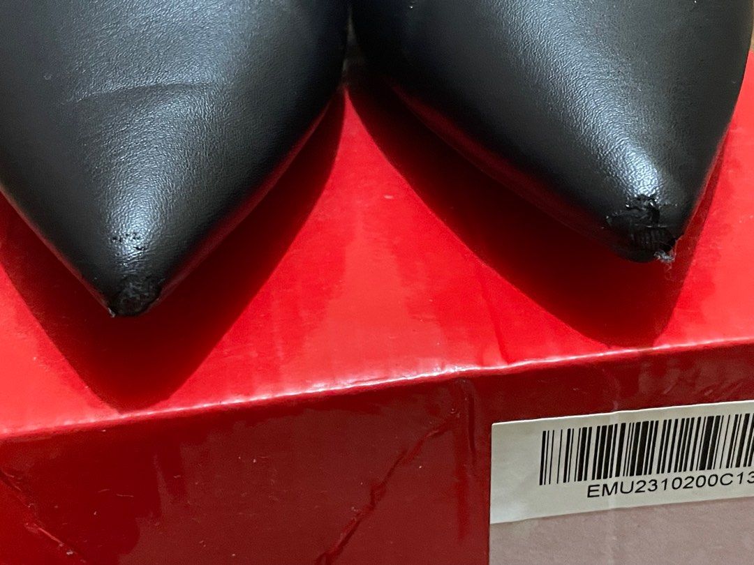 Black Pointed Heels Size 36 (Category: Heels) located in Manila. Submitted by hellomenggay (Listing ID 1406517194, Image 2). Description: - Black pointed heels - Block heel - Size 36 - Minor wear on tips - Comes with original box - Classic style, versatile for various occasions - I’m a beverage server so una talagang nasisira yung tip ng shoes ko bcos of our trashbin hehehe I did not use it more than a month ✌🏻 .