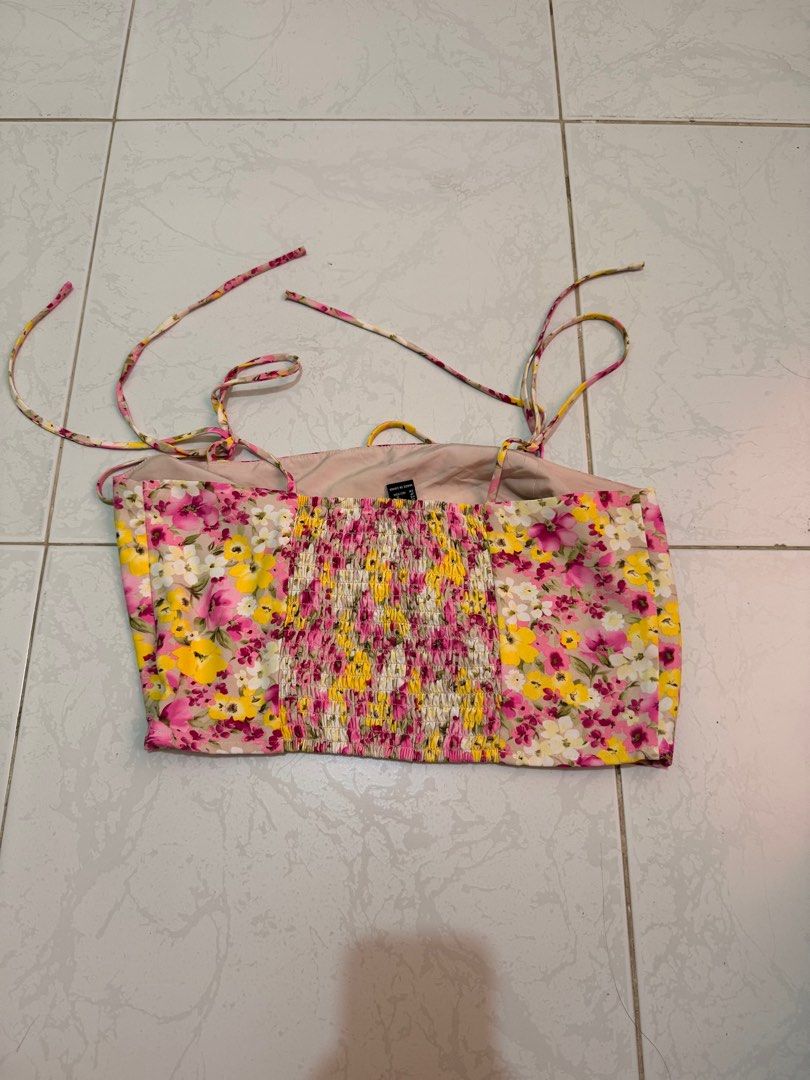 BUY 3 SELF TIE TOP FOR 300 (Category: Others Tops) located in Lucena. Submitted by lcndeclutter (Listing ID 1406509864, Image 2). Description: 1. FLORAL SELF TIE TOP - SIZE: medium - rarely used - BRAND: forever 21 2. CHECKERED SELF TIE TOP -size: large -rarely used -BRAND: H&M 3. BLACK FLORAL SELF TIE TOP -size: large -rarely used -BRAND: Forever 21.