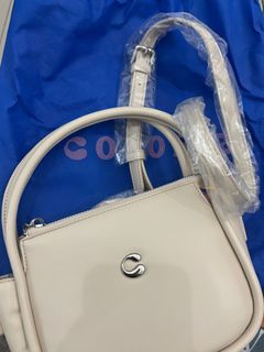 (Category: ) located in . Submitted by reenewardrobe (Listing ID 1406522104, Image 1). Description: .