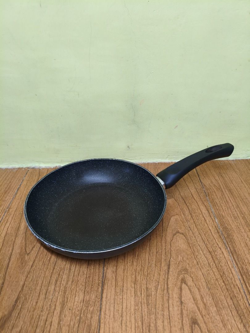 Fissler frying pan 24cm induction gas (Category: Cookware & Accessories) located in Bacoor. Submitted by iamcol33nlove (Listing ID 1406494076, Image 1). Description: Fissler Germany 24cm Frying pan granite coating Nonstick Gas Induction Location: San Nicolas 2 Bacoor Cavite.