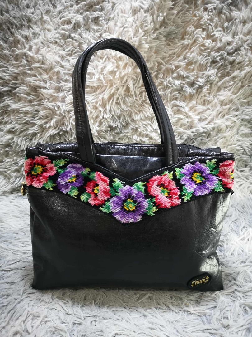Floral Embroidery Border Tote Bag (Category: Tote Bags) located in Santa Cruz. Submitted by jmy_surplus.2 (Listing ID 1406563198, Image 1). Description: Size ; L - 10.4 W - 12 Color ; Black Type ; Tote bag Brand ; No brand Material ; Leather Style ; Black leather Tote Bag LR 83 JMY 4 Batch #169.
