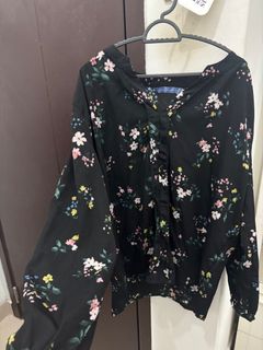 (Category: ) located in . Submitted by reenewardrobe (Listing ID 1406575762, Image 1). Description: .