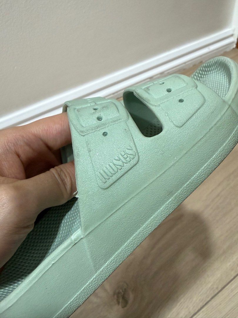 Freedom Moses slippers - Size 24/25 (Category: Babies & Kids Fashion) located in Paranaque City. Submitted by rymss (Listing ID 1406568341, Image 2). Description: Mint green Moses sandals. Features two adjustable straps with buckles. The sandals have a textured footbed. Size is indicated as 24/25. Perfect for casual wear..