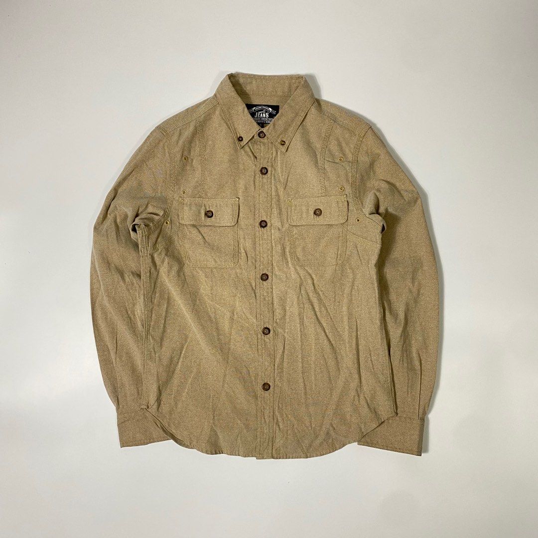 Full House Denim - Multi Pocket - Button Up Shirt (Category: Tshirts & Polo Shirts ) located in Las Pinas. Submitted by declutter_thing69 (Listing ID 1406612674, Image 1). Description: Full House Denim - Multi Pocket - Button Up Shirt Size : SMALL (fit to M-L) FLAT MEASUREMENTS Width : 18 inches Length : 26 inches Shoulders : 14 inches Sleeve : 25 inches 9/10 CONDITION •Multi Pocket •Button Ups •Made in Japan.