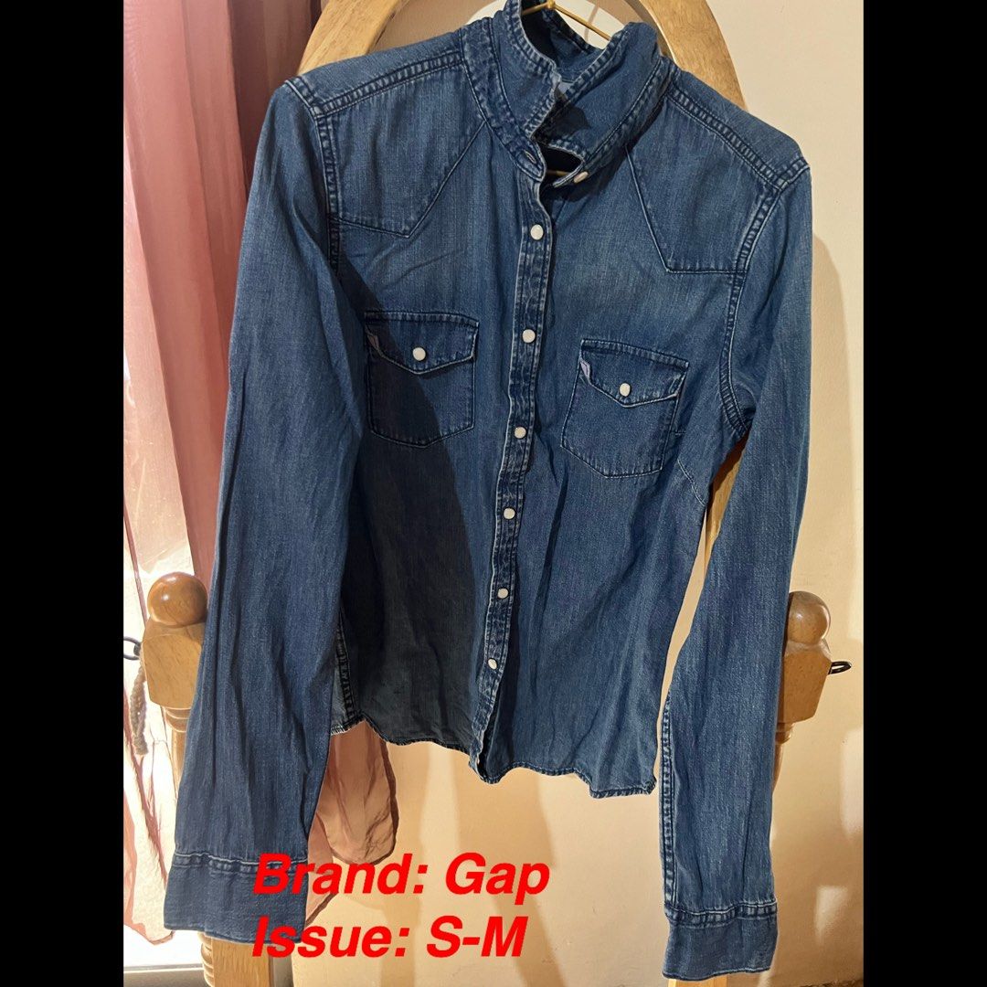 Gap denim long sleeve top (Category: Longsleeves) located in Marikina City. Submitted by destashndeclutter (Listing ID 1406520039, Image 1). Description: .
