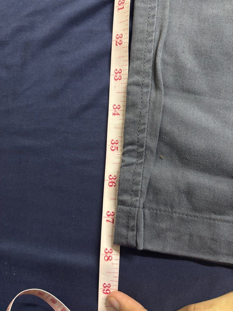 Giordano Khaki (Category: Jeans) located in Manila. Submitted by kyleveee (Listing ID 1406602948, Image 3). Description: Authentic Giordana Low Rise Slim Tapered Size 30.