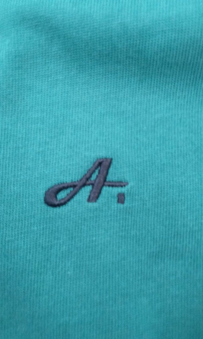 GXG Tshirt (Category: Tshirts & Polo Shirts ) located in Pila. Submitted by franklinsanity (Listing ID 1406486754, Image 2). Description: GXG Keep Gap/Grant Difference Dimes: Length - 28.5 inches Width - 21.5 inches Dm if interested.