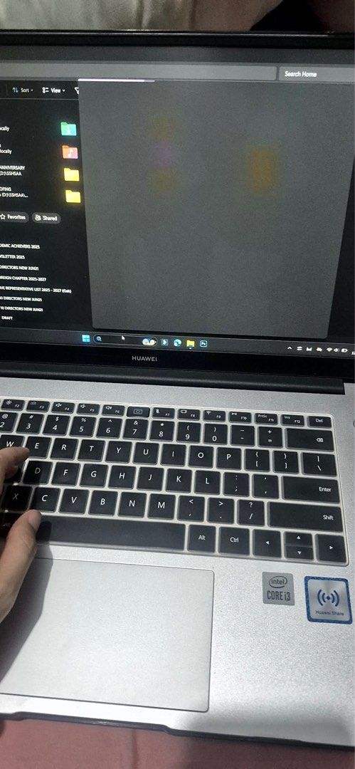 Huawei MateBook D 15 Laptop (Category: Laptops & Notebooks) located in Quezon City. Submitted by justinesyyy (Listing ID 1406599760, Image 2). Description: Huawei MateBook D 15 - Intel i3 Processor - 8GB RAM - 256GB SSD - 15.6-inch Display - Mystic Silver Color - Includes Original Box - Keyboard Protective Cover - Location: South Caloocan meet up and cash only. price is negotiable 📍Original Price 31,999.