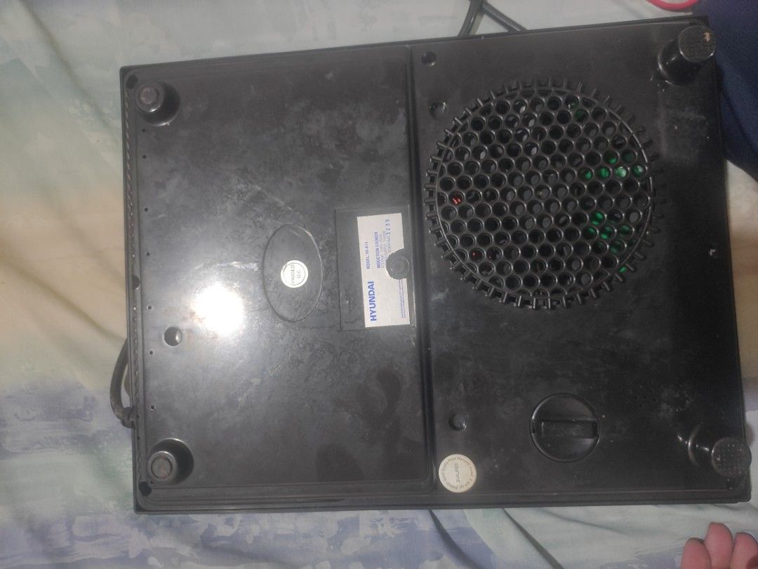 Hyundai HI-A19 Induction Cooker (Category: Cookers) located in Manila. Submitted by trick824 (Listing ID 1406520561, Image 2). Description: In very good condition minsan lang po magamit pag nasa manila yung mag iina ko , first owner po ako . - Hyundai -A19 Induction Cooker - Digital display and touch controls - Black surface with red accents - Power and timer settings - Includes power cord RFS: Need Funds Shipping: Lalamove or LBC , Buyers will s