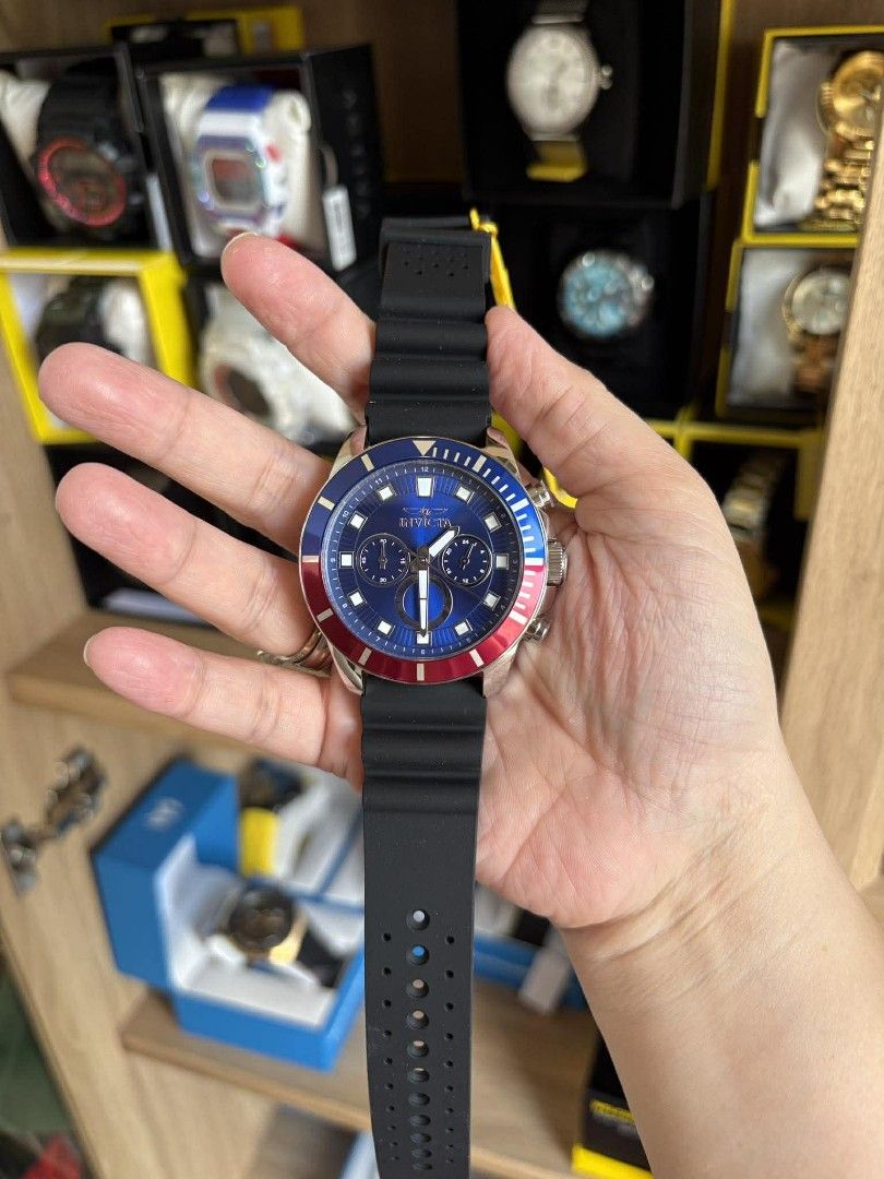 Invicta pro diver pepsi black strap mens watch (Category: Men's Watches) located in Pasig City. Submitted by chronostimepieces (Listing ID 1406566488, Image 3). Description: invicta Pro diver pepsi blue dial brand new complete set original box, tags, paperbag MOD:LALAMOVE/GRAB/LBC/MEETUP FOR MEET UP RESERVATION FEE IS 50% Downpayment MOP:GCASH/MARIBANK DM ME NOW LETS TALK ☺️.