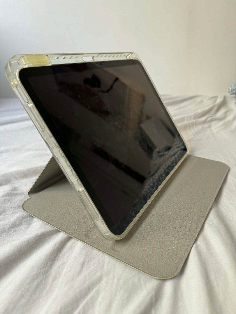 iPad 10 (Category: iPad) located in Pasig City. Submitted by thegoodfind.ph (Listing ID 1406611688, Image 2). Description: FOR SALE: ✨ iPad 10th Gen (Wi-Fi, 256GB, Silver) — Good as New! ✨ Selling my iPad 10th Generation Wi-Fi 256GB in Silver. Bought January this year, still covered by Apple warranty until January 2026. Used only a few times — good condition, no dents or scratches. What’s included: • Original box and unused charger & cable • Temp